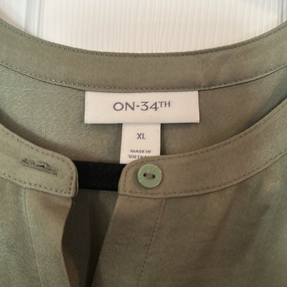 Polyester Blouse - Picture 2 of 6